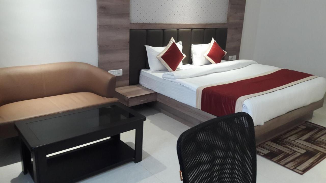 Hotel Crystal Grand Haldwāni Εξωτερικό φωτογραφία