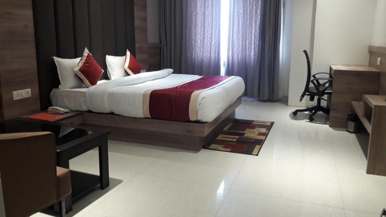 Hotel Crystal Grand Haldwāni Εξωτερικό φωτογραφία