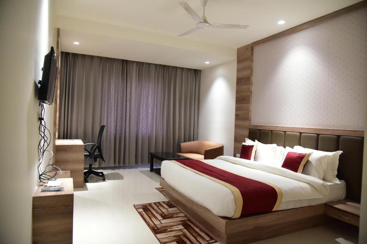 Hotel Crystal Grand Haldwāni Εξωτερικό φωτογραφία